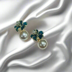 Majestic Emerald Pearl Earrings