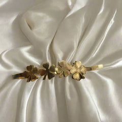 Lucky Golden Clover Embrace