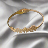 Lucky Golden Clover Embrace