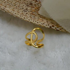 Twist Ring
