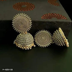 Statement Golden Jhumka