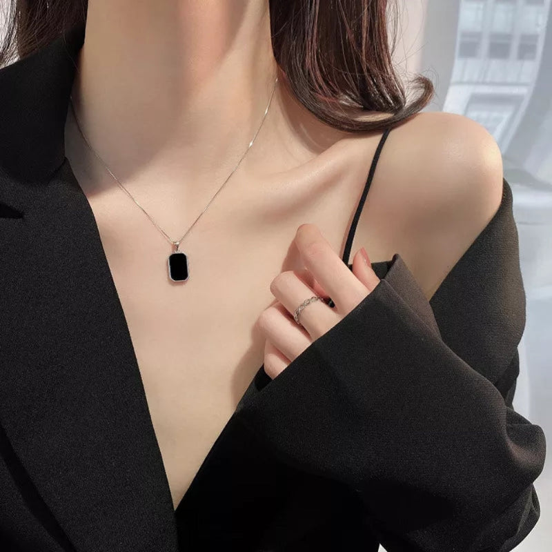 Eye Catcher Pendant and Chain