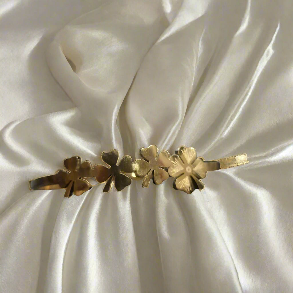 Lucky Golden Clover Embrace