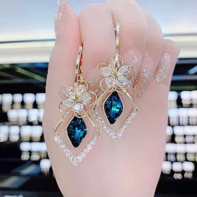 Golden Flower Geometry Earrings