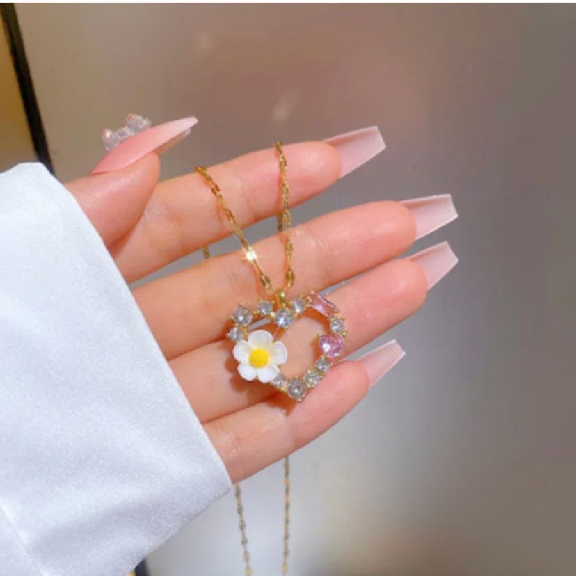 Blooming Heart crystal Necklace