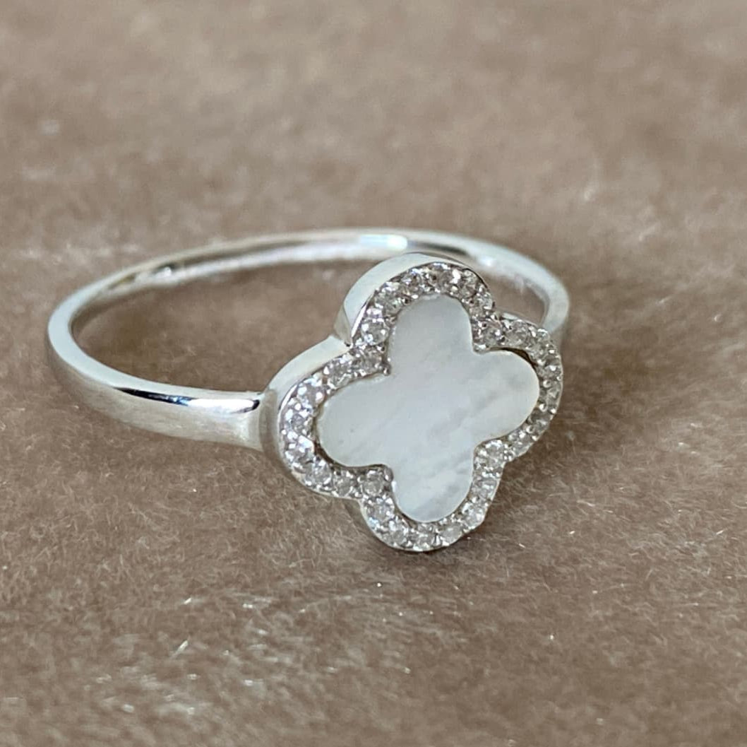 Cover Motif Ring